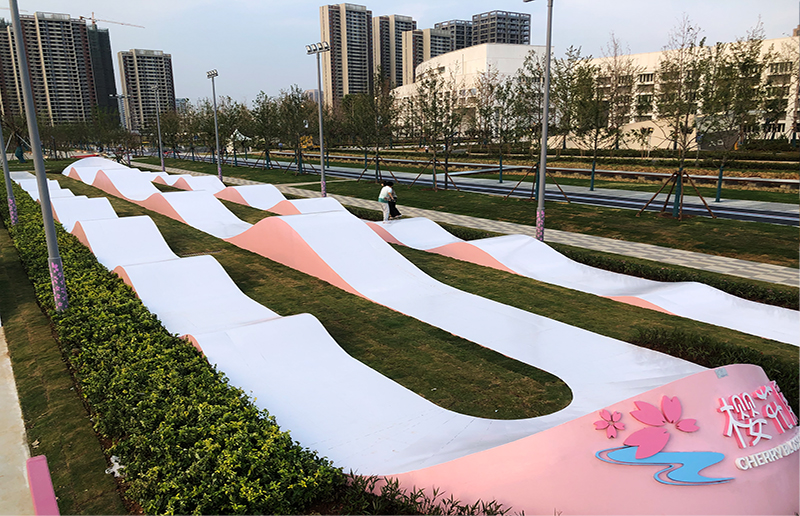 湖北省武漢市櫻花溪公園極限運(yùn)動(dòng)場(chǎng)（小輪車(chē)泵道區(qū)）